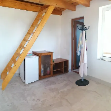 Briza Marii Nyaraló *